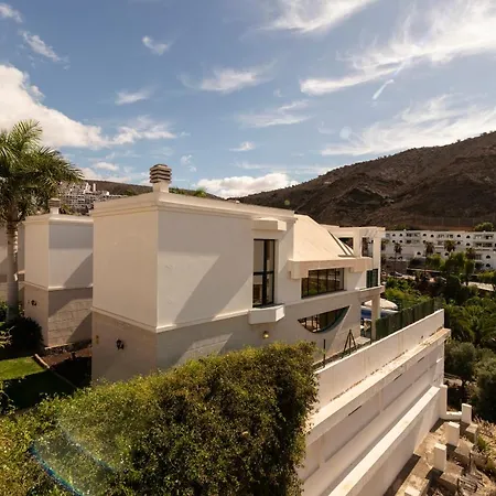 Sunshine Villa *