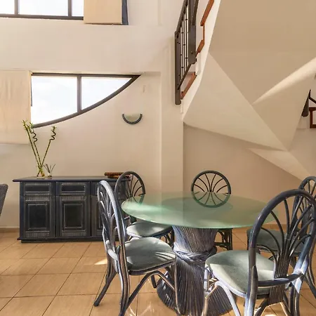 Sunshine Villa *